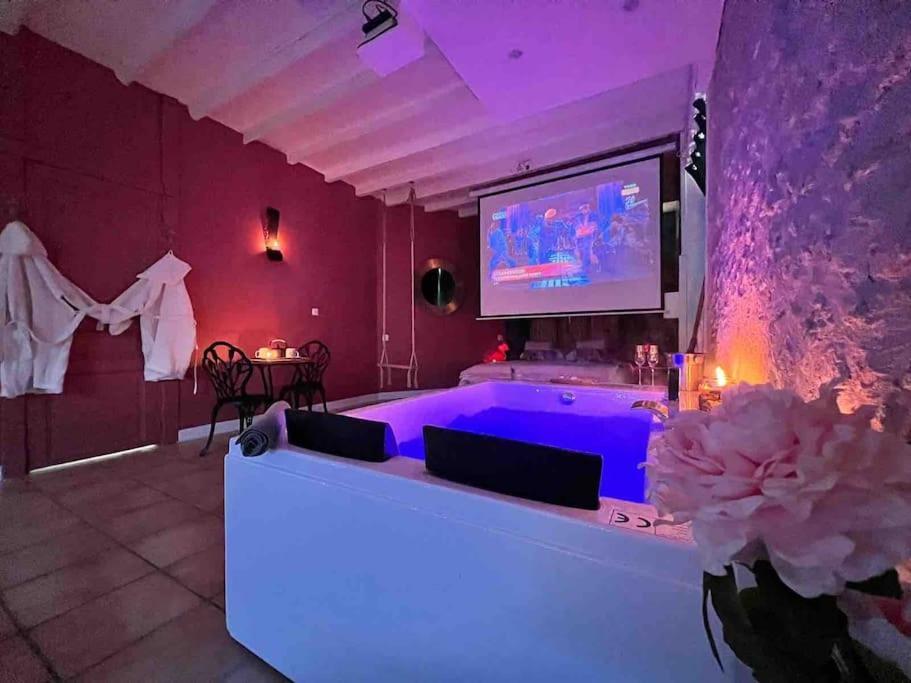 Suite Romance - Jacuzzi Moret-sur-Loing Dış mekan fotoğraf