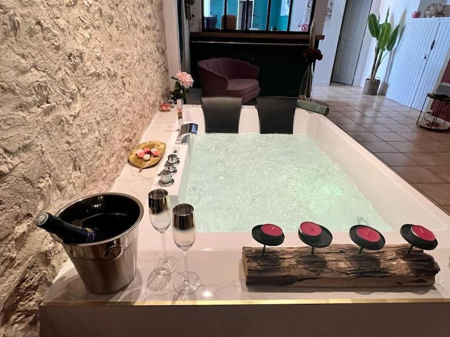 Suite Romance - Jacuzzi Moret-sur-Loing Dış mekan fotoğraf