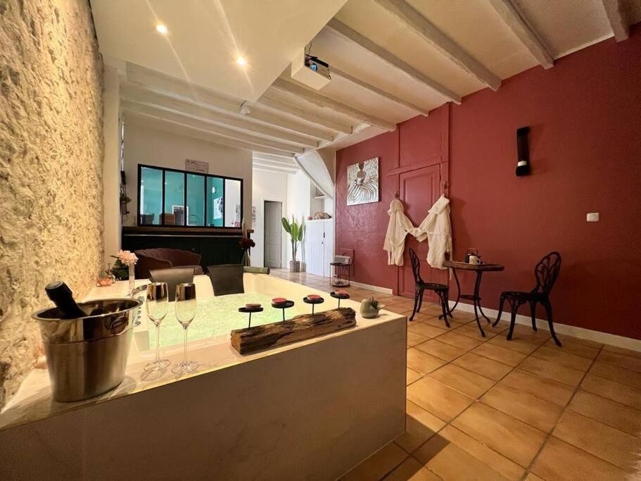 Suite Romance - Jacuzzi Moret-sur-Loing Dış mekan fotoğraf
